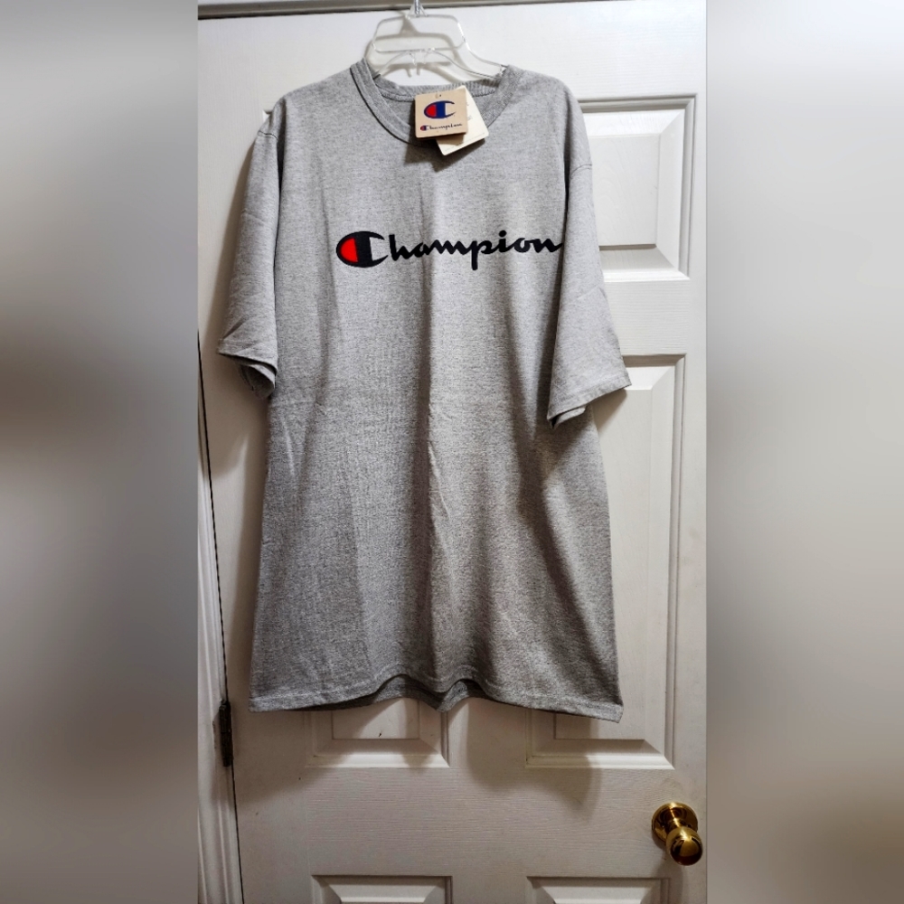 Champion t-shirt